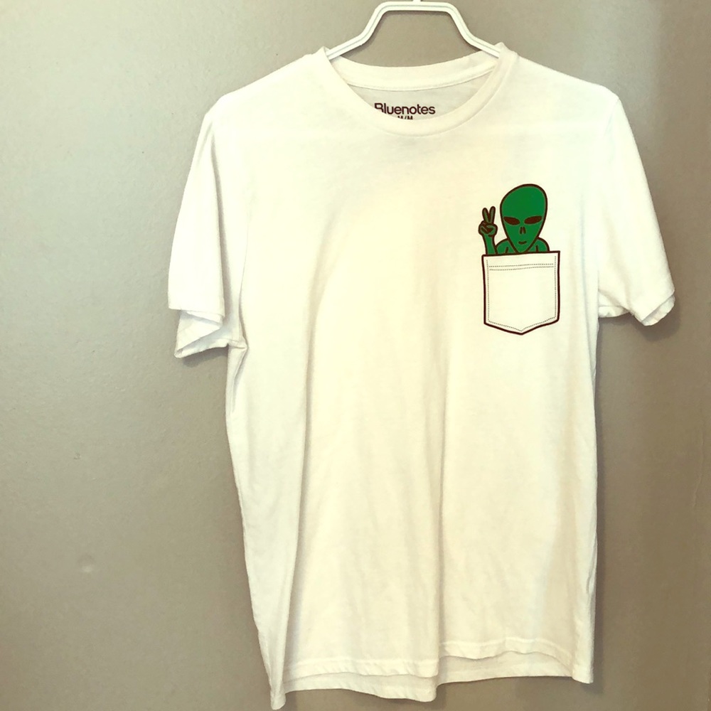 White t-shirt
